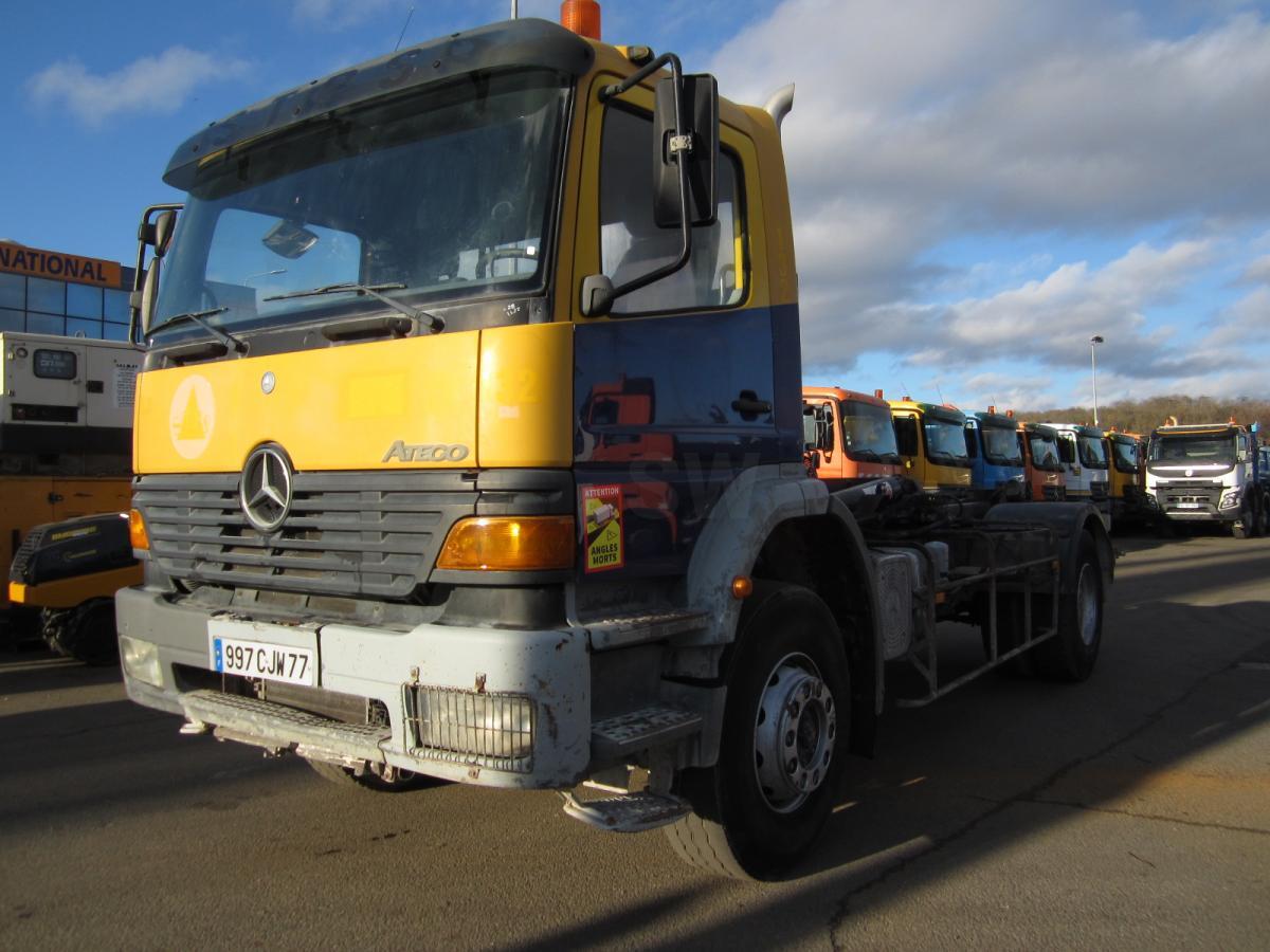 Mercedes Atego 1823 - Крюковой мультилифт: фото 1 Mercedes Atego 1823 - Крюковой мультилифт: фото 1