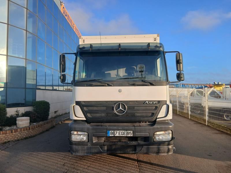 Mercedes Axor 1829 - Грузовик с закрытым кузовом: фото 3 Mercedes Axor 1829 - Грузовик с закрытым кузовом: фото 3