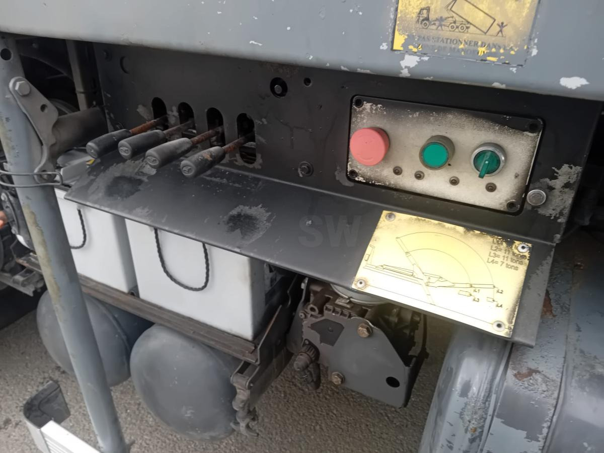 Renault Kerax 430 DXI - Портальный бункеровоз: фото 5 Renault Kerax 430 DXI - Портальный бункеровоз: фото 5