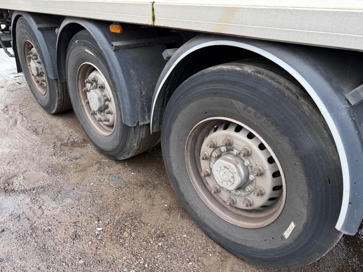 Samro - Полуприцеп-фургон: фото 5 Samro - Полуприцеп-фургон: фото 5