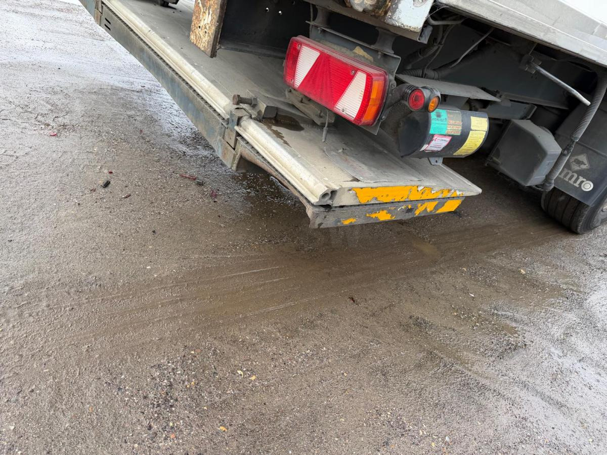 Полуприцеп-фургон Samro: фото 6