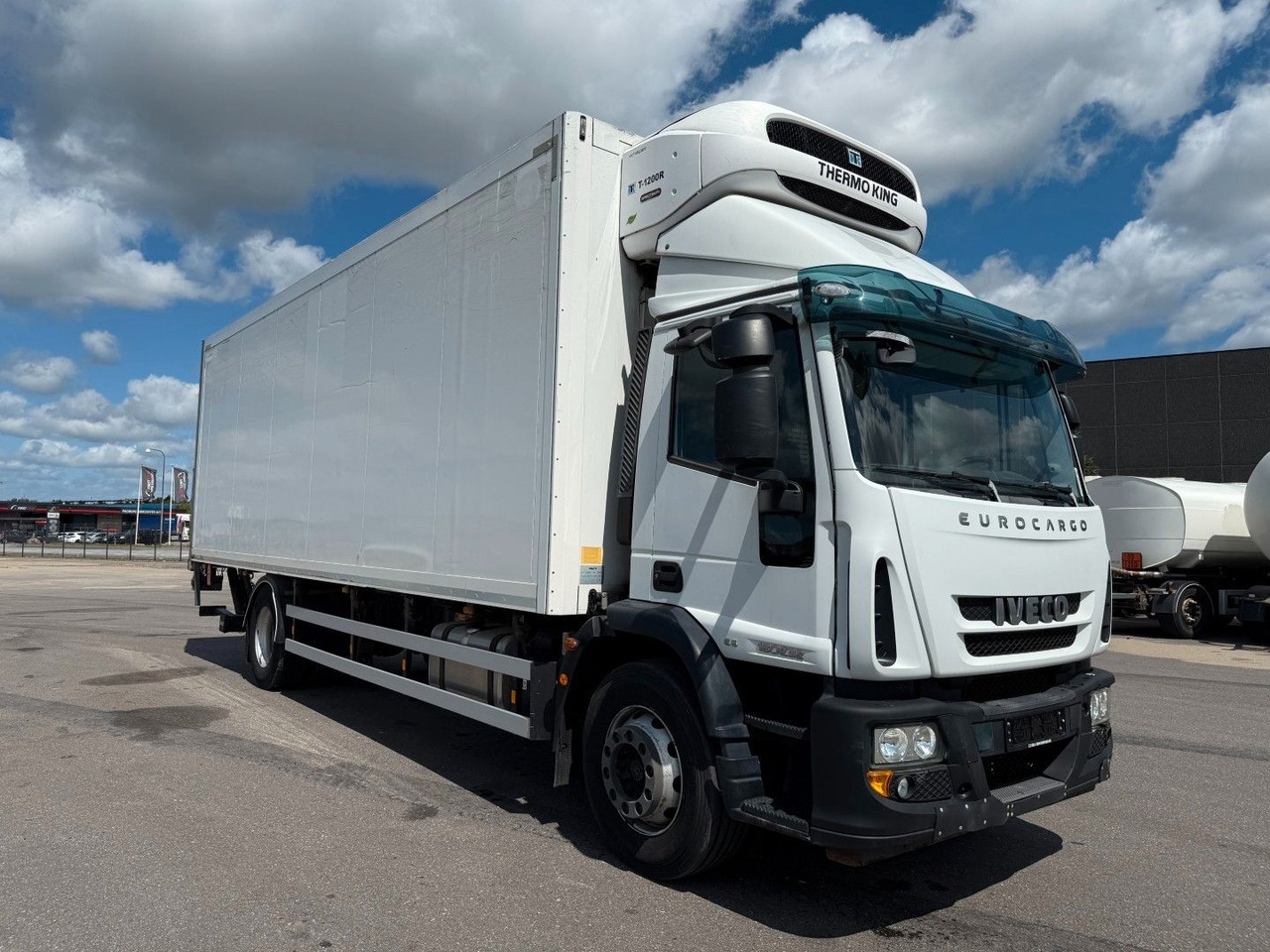 Iveco 180E32 Schmitz / Thermo King T-1200R Spectrum Iveco 180E32 Schmitz / Thermo King T-1200R Spectrum - Рефрижератор: фото 2 Iveco 180E32 Schmitz / Thermo King T-1200R Spectrum Iveco 180E32 Schmitz / Thermo King T-1200R Spectrum - Рефрижератор: фото 2