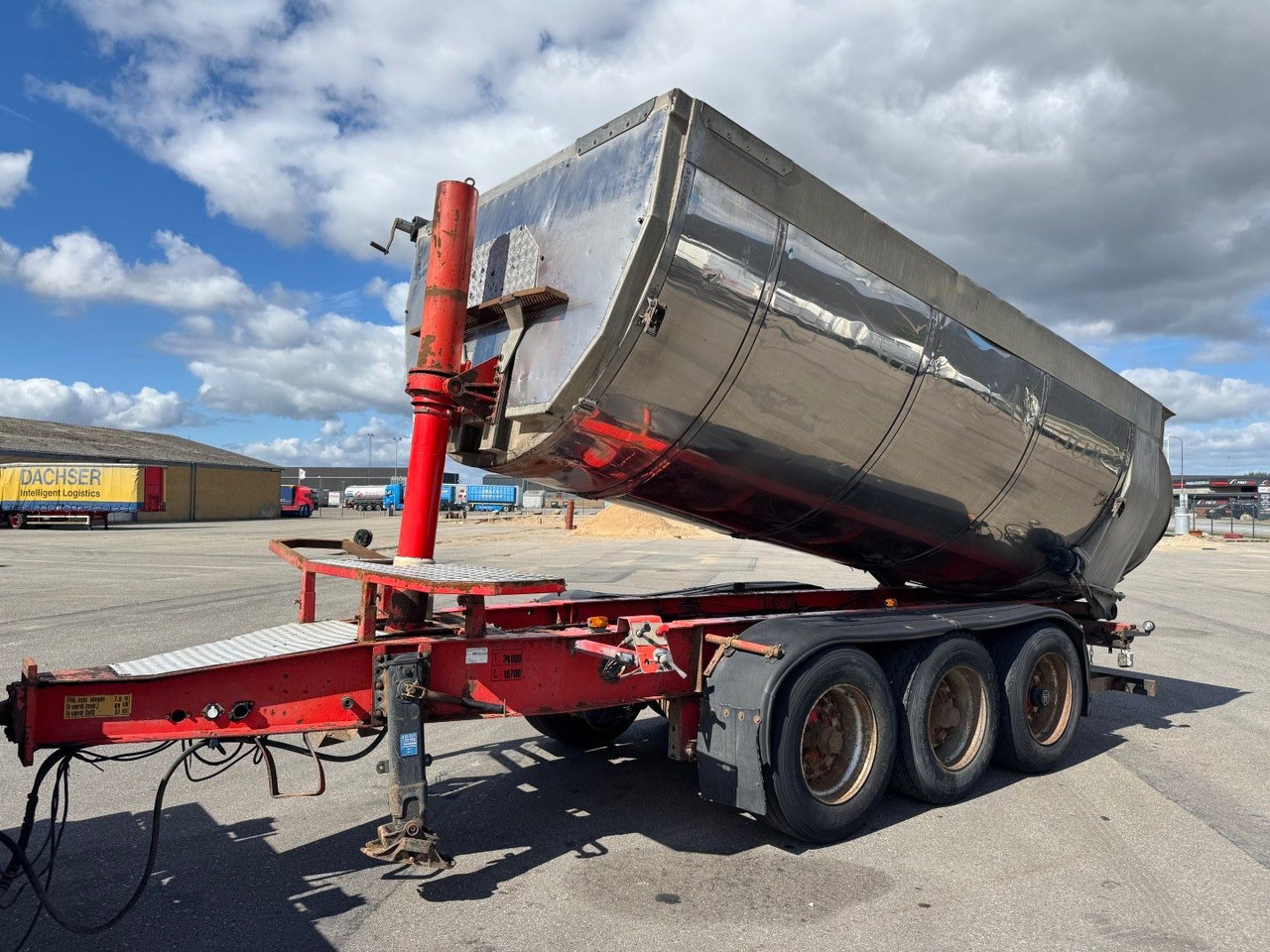 Kel-Berg 3 axle Asphalt tipper / Asphalt Kipper - Самосвальный прицеп: фото 1 Kel-Berg 3 axle Asphalt tipper / Asphalt Kipper - Самосвальный прицеп: фото 1