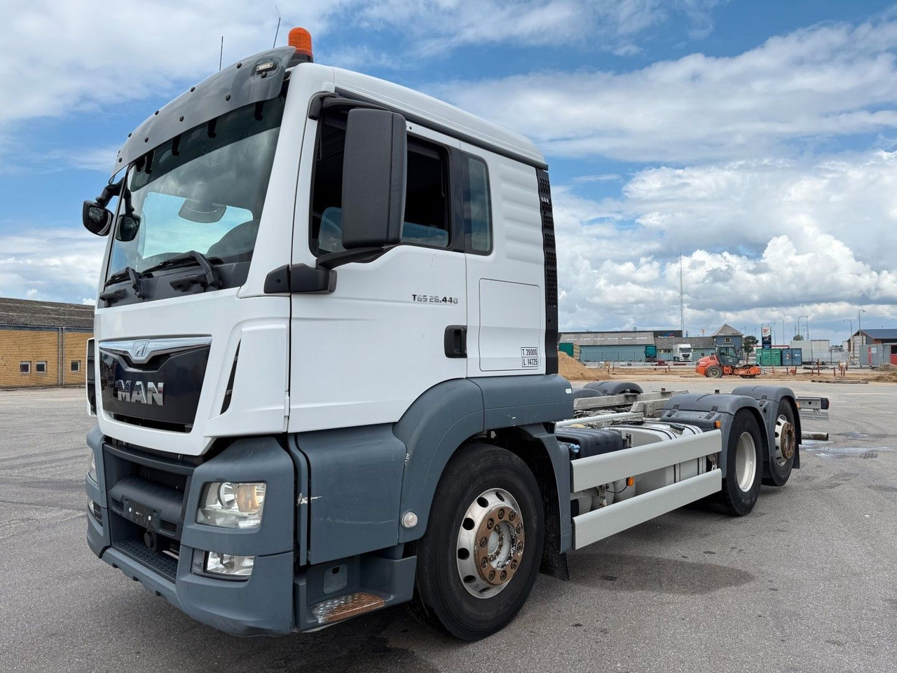 MAN TGS 26.440 6x2*4 Euro 6 ADR Chassis - Грузовик-шасси: фото 1 MAN TGS 26.440 6x2*4 Euro 6 ADR Chassis - Грузовик-шасси: фото 1