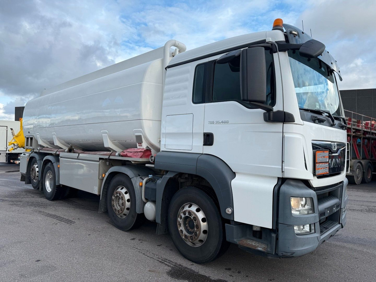 MAN TGS 35.480 8x2*6 Euro 6 23.000 l ADR Tanktruck - Грузовик-цистерна: фото 2 MAN TGS 35.480 8x2*6 Euro 6 23.000 l ADR Tanktruck - Грузовик-цистерна: фото 2