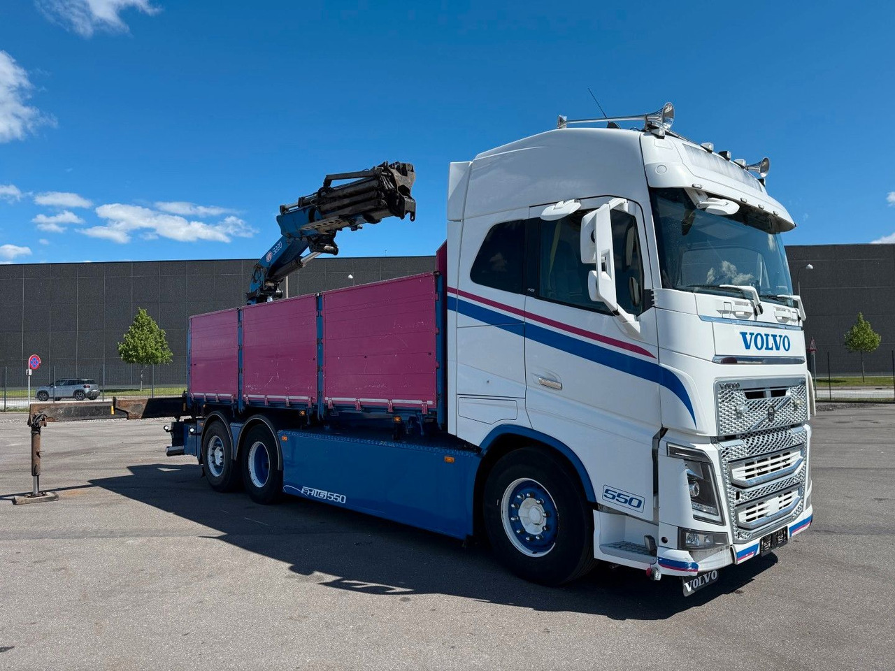 Volvo FH 16.550 6x2*4 / Crane HMF 3220K4 Euro 6 - Автоманипулятор: фото 3 Volvo FH 16.550 6x2*4 / Crane HMF 3220K4 Euro 6 - Автоманипулятор: фото 3