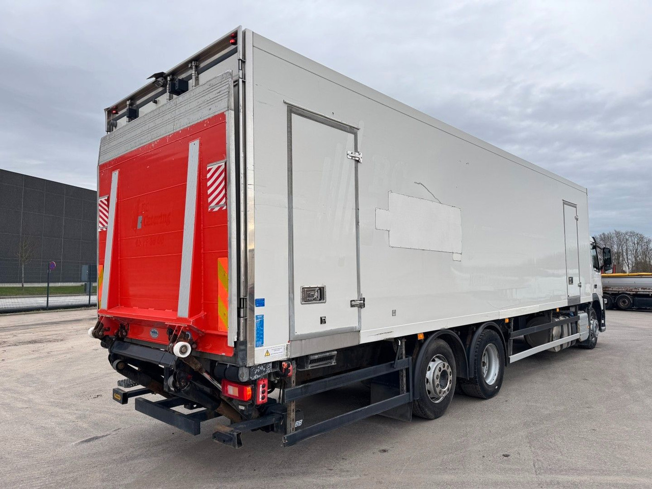 Volvo FM330 6x2*4 Carrier Supra 1250 Mt 9,9m (defekt f - Рефрижератор: фото 3 Volvo FM330 6x2*4 Carrier Supra 1250 Mt 9,9m (defekt f - Рефрижератор: фото 3