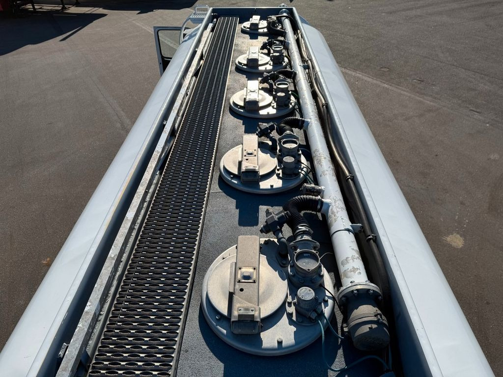 Volvo FM460 8x2*6 24.000 l. ADR Tank Volvo FM460 8x2*6 24.000 l. ADR Tanktruck - Грузовик-цистерна: фото 5 Volvo FM460 8x2*6 24.000 l. ADR Tank Volvo FM460 8x2*6 24.000 l. ADR Tanktruck - Грузовик-цистерна: фото 5