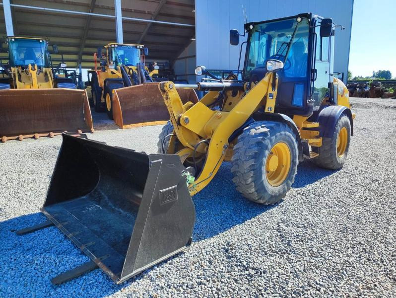 Caterpillar 908M - Колёсный погрузчик: фото 2 Caterpillar 908M - Колёсный погрузчик: фото 2