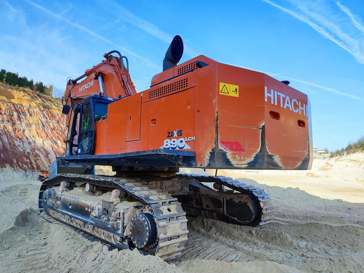 Hitachi ZX890LCH-6 - Гусеничный экскаватор: фото 1 Hitachi ZX890LCH-6 - Гусеничный экскаватор: фото 1