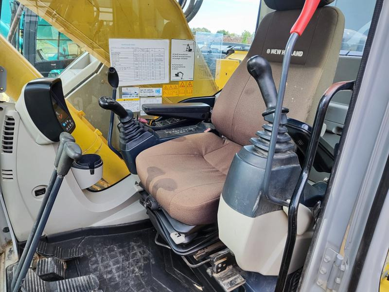 New Holland E235B SR-2 - Гусеничный экскаватор: фото 5 New Holland E235B SR-2 - Гусеничный экскаватор: фото 5