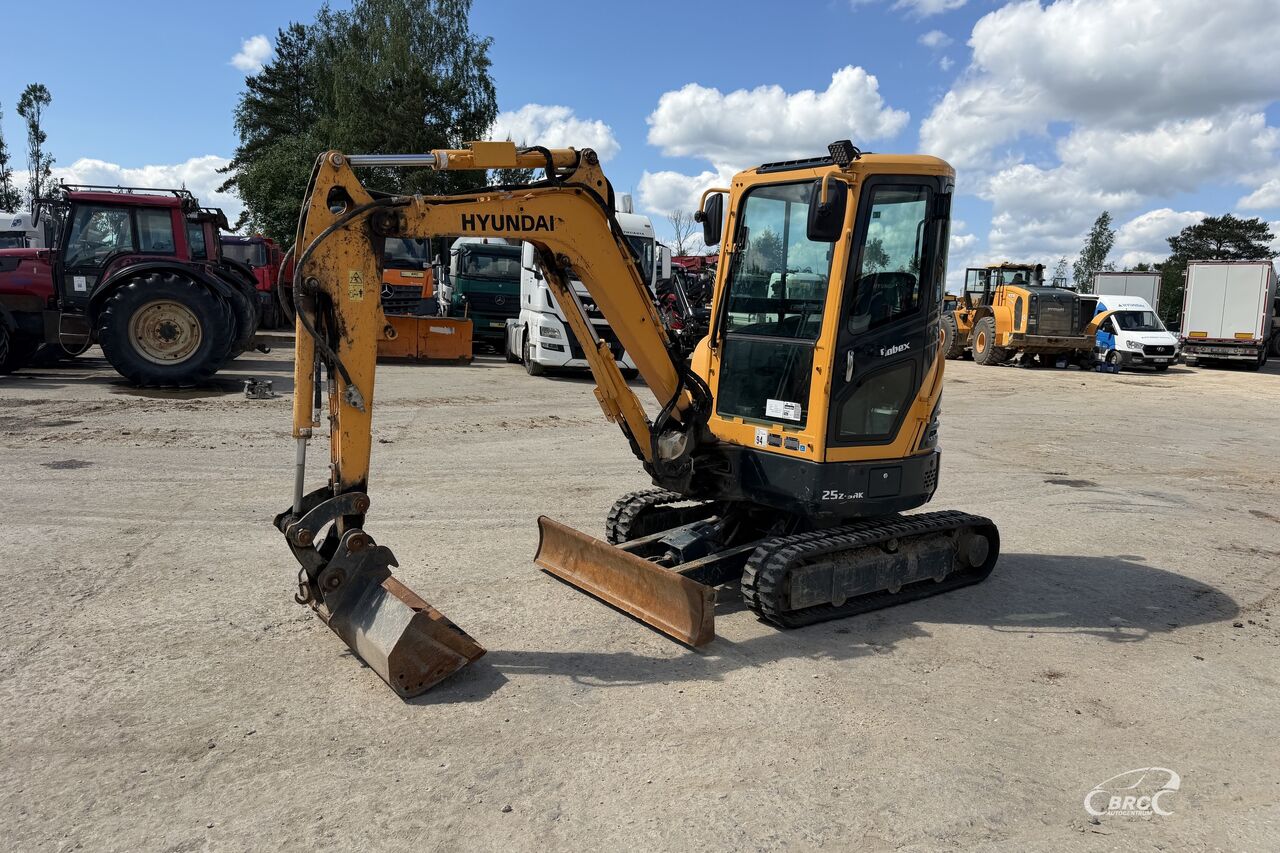 Hyundai R25Z-9AK - Мини-экскаватор: фото 1 Hyundai R25Z-9AK - Мини-экскаватор: фото 1