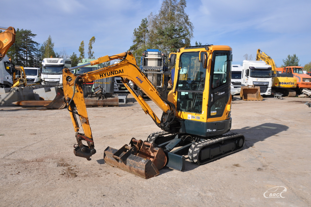 Hyundai R25Z-9AK - Мини-экскаватор: фото 1 Hyundai R25Z-9AK - Мини-экскаватор: фото 1