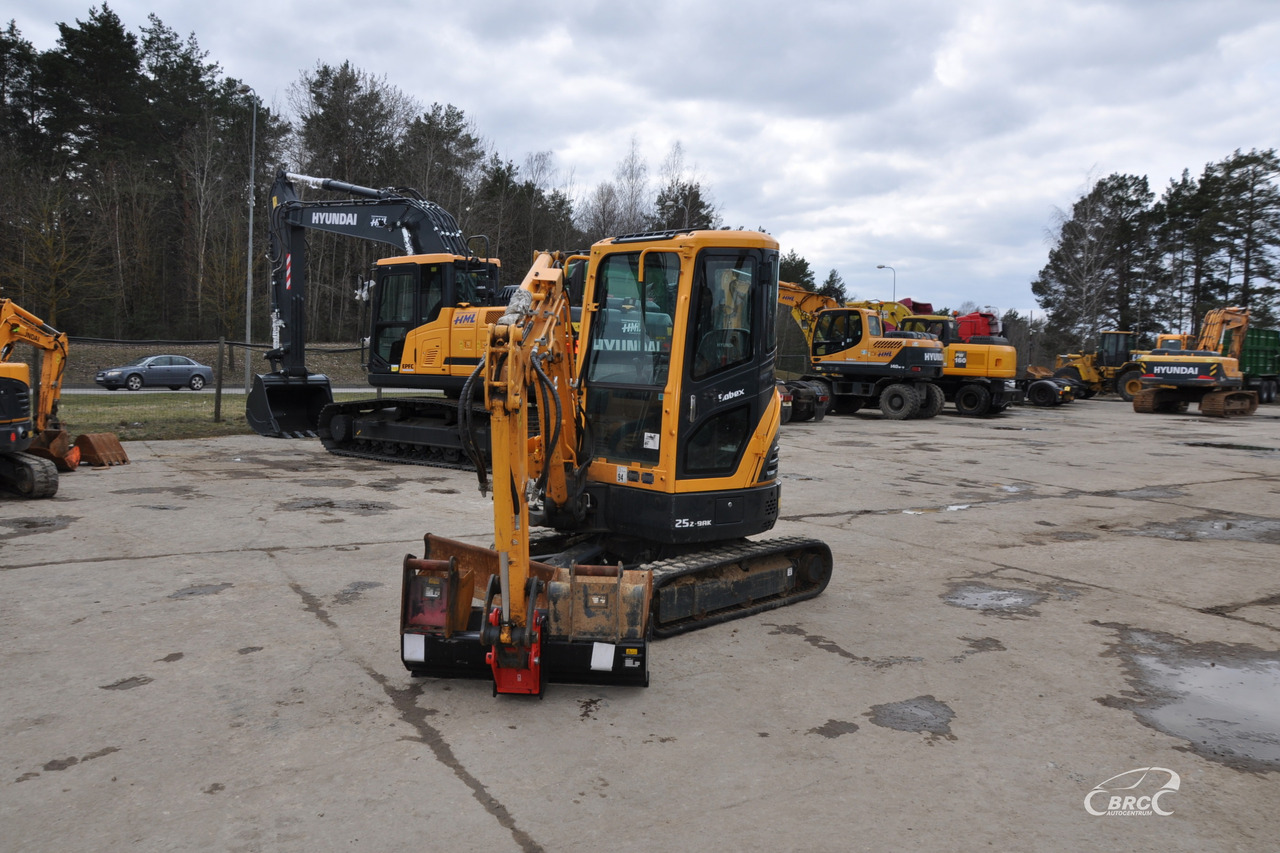 Hyundai R25Z-9AK - Мини-экскаватор: фото 1 Hyundai R25Z-9AK - Мини-экскаватор: фото 1