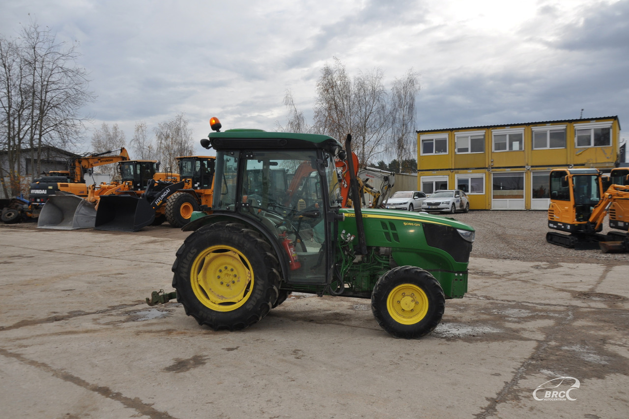 John Deere 5085 - Трактор: фото 4 John Deere 5085 - Трактор: фото 4