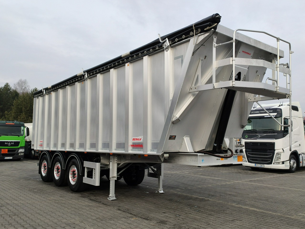 Benalu MULTIRUNNER 87 - Самосвальный полуприцеп: фото 2 Benalu MULTIRUNNER 87 - Самосвальный полуприцеп: фото 2
