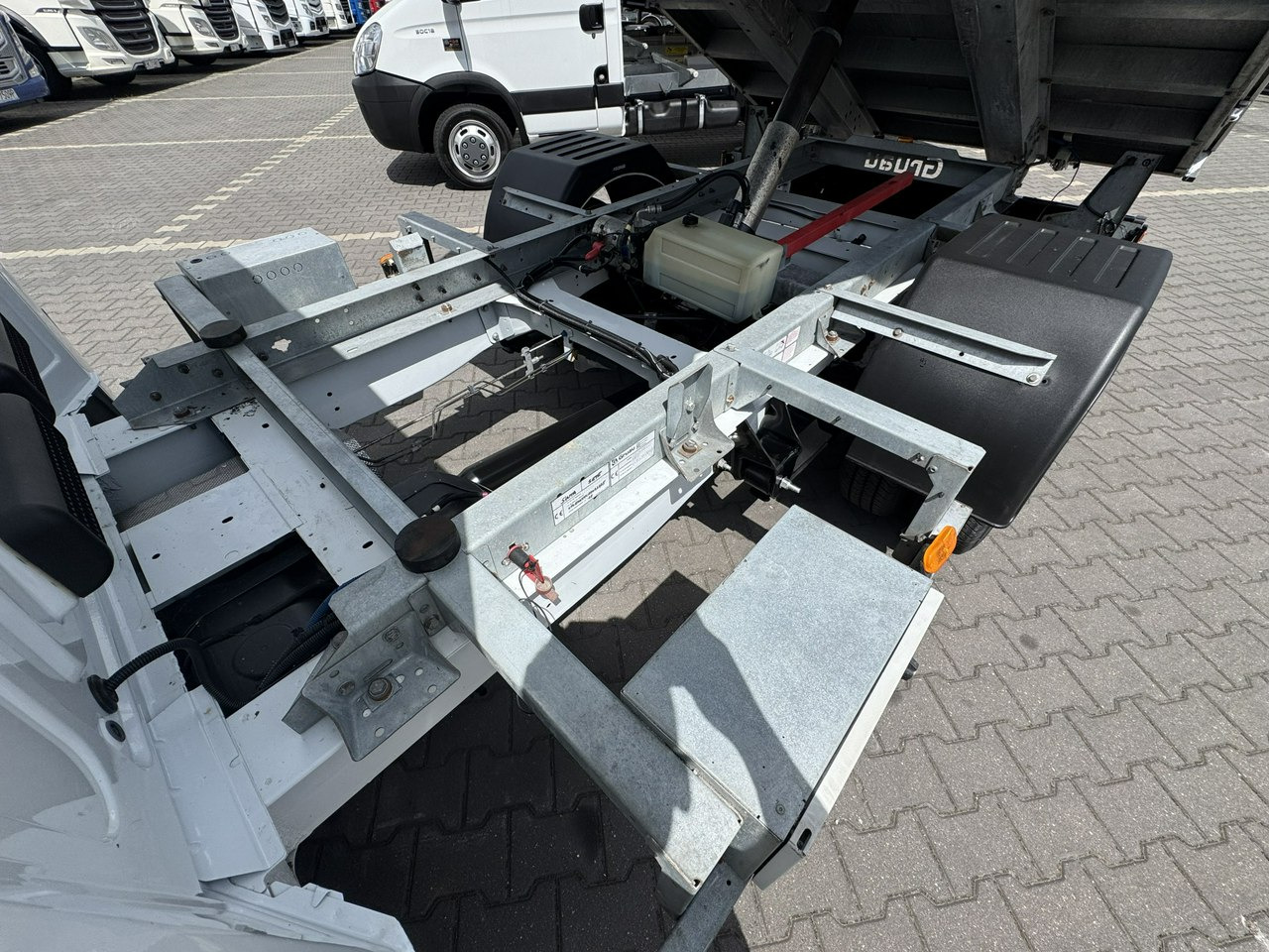 Малотоннажный самосвал Ford Transit: фото 11 Малотоннажный самосвал Ford Transit: фото 11