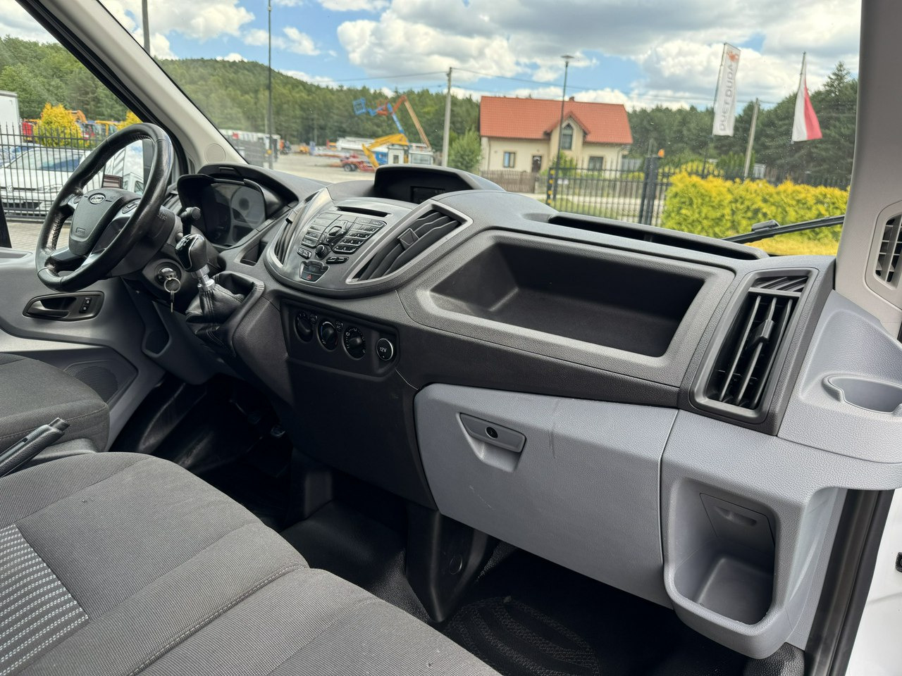 Малотоннажный самосвал Ford Transit: фото 36 Малотоннажный самосвал Ford Transit: фото 36