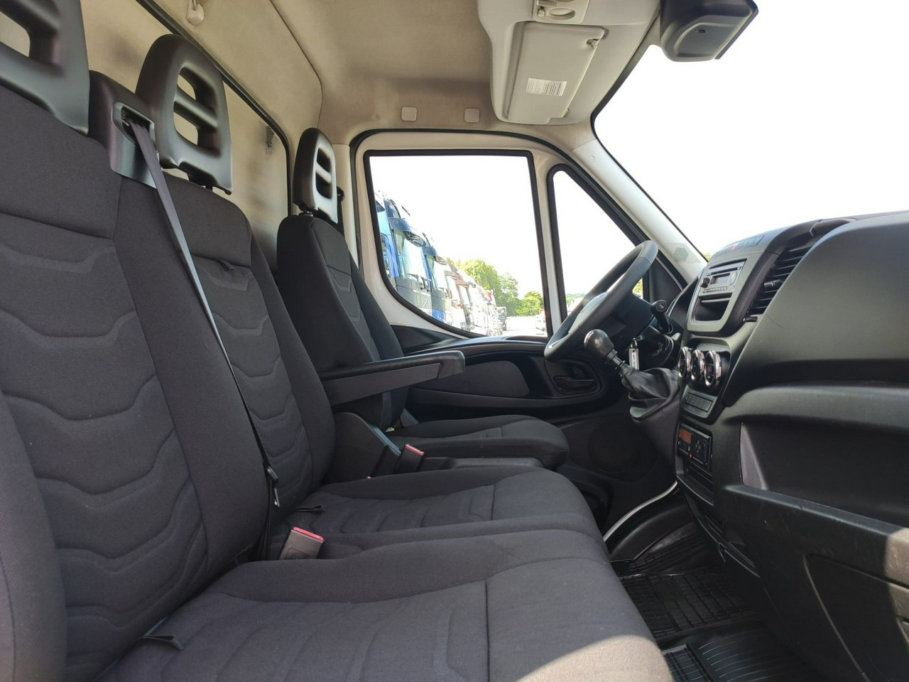 Малотоннажный фургон Iveco Daily 50C15 V: фото 17