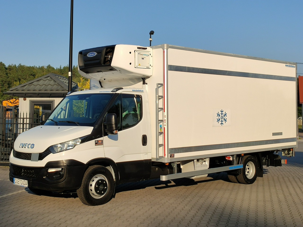 Iveco Daily 70C17 Mroźnia Ściana Grodziowa Multitemperatura - Малотоннажный рефрижератор: фото 4 Iveco Daily 70C17 Mroźnia Ściana Grodziowa Multitemperatura - Малотоннажный рефрижератор: фото 4