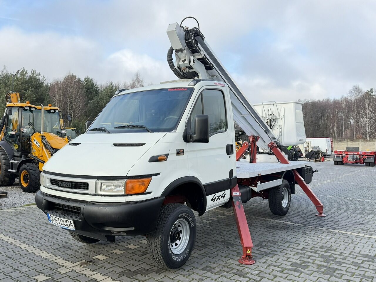 Iveco Daily - Грузовик с подъемником: фото 4 Iveco Daily - Грузовик с подъемником: фото 4