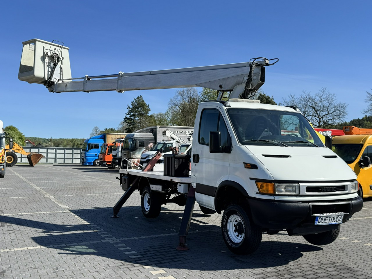 Iveco Daily - Грузовик с подъемником: фото 2 Iveco Daily - Грузовик с подъемником: фото 2