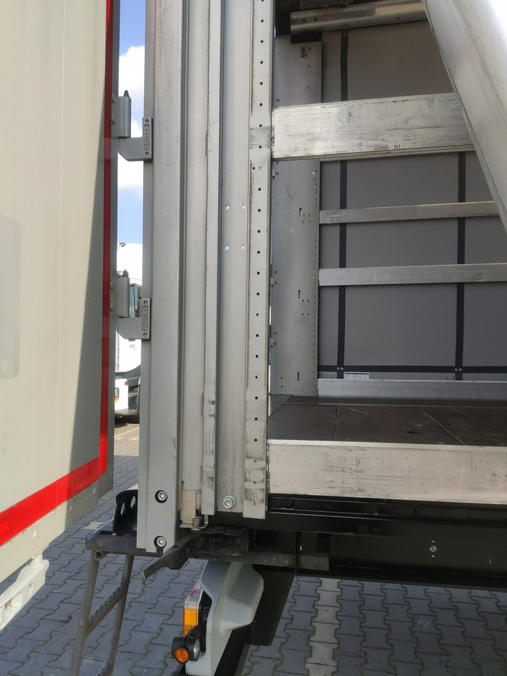 Тентованный полуприцеп Kogel Coil mulda 3 Osie SAF Dach i Boki Zsuwane: фото 34 Тентованный полуприцеп Kogel Coil mulda 3 Osie SAF Dach i Boki Zsuwane: фото 34