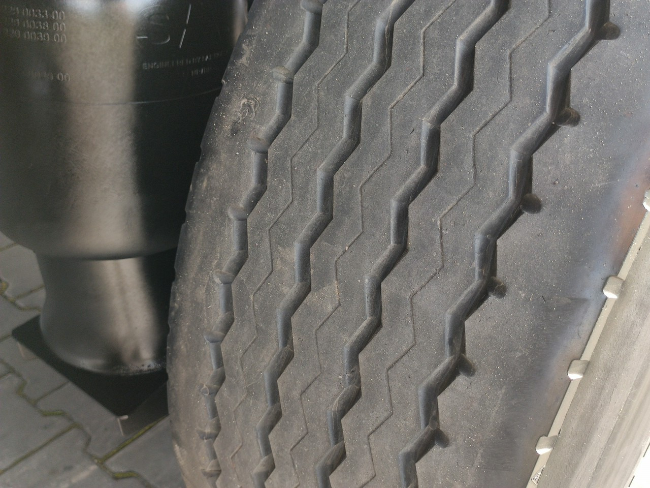 Тентованный полуприцеп Kogel Coil mulda 3 Osie SAF Dach i Boki Zsuwane: фото 23 Тентованный полуприцеп Kogel Coil mulda 3 Osie SAF Dach i Boki Zsuwane: фото 23