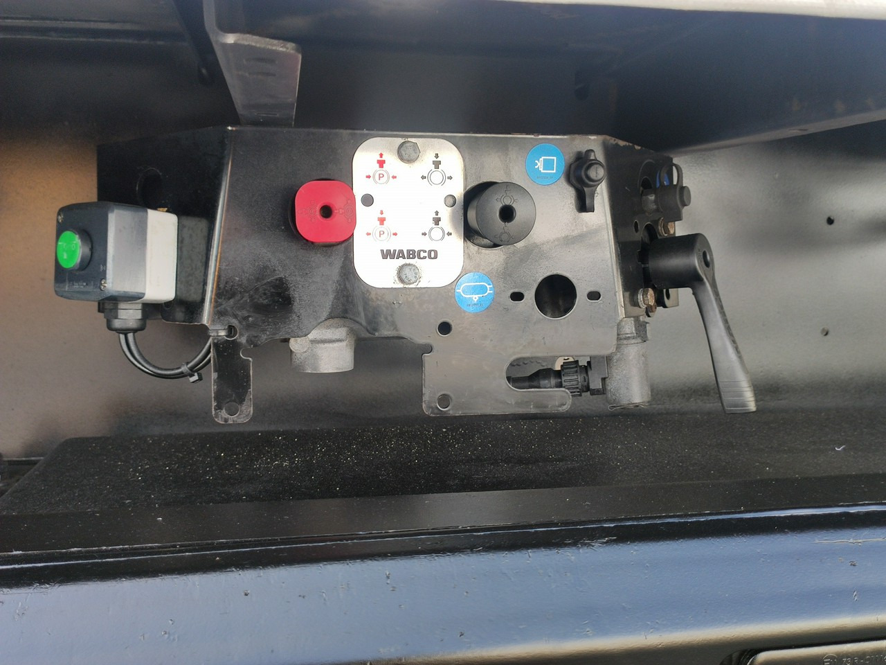 Тентованный полуприцеп Kogel Coil mulda 3 Osie SAF Dach i Boki Zsuwane: фото 13 Тентованный полуприцеп Kogel Coil mulda 3 Osie SAF Dach i Boki Zsuwane: фото 13