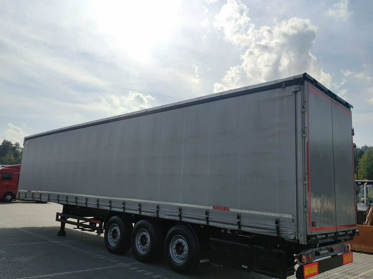 Тентованный полуприцеп Kogel Coil mulda 3 Osie SAF Dach i Boki Zsuwane: фото 11 Тентованный полуприцеп Kogel Coil mulda 3 Osie SAF Dach i Boki Zsuwane: фото 11