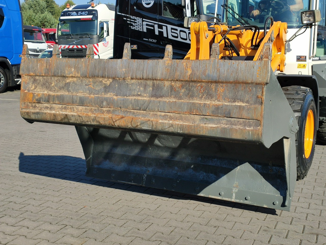 Liebherr L 506 STEREO Szybkozłącze / Łyżka Krokodyl + Widły Waga 6300kg - Компактный фронтальный погрузчик: фото 4 Liebherr L 506 STEREO Szybkozłącze / Łyżka Krokodyl + Widły Waga 6300kg - Компактный фронтальный погрузчик: фото 4