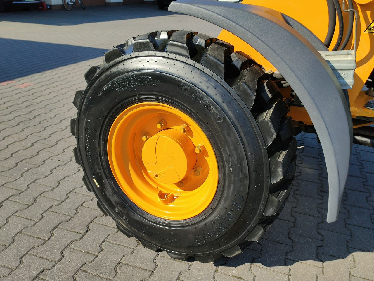 Компактный фронтальный погрузчик Liebherr L 506 STEREO Szybkozłącze / Łyżka Krokodyl + Widły Waga 6300kg: фото 13