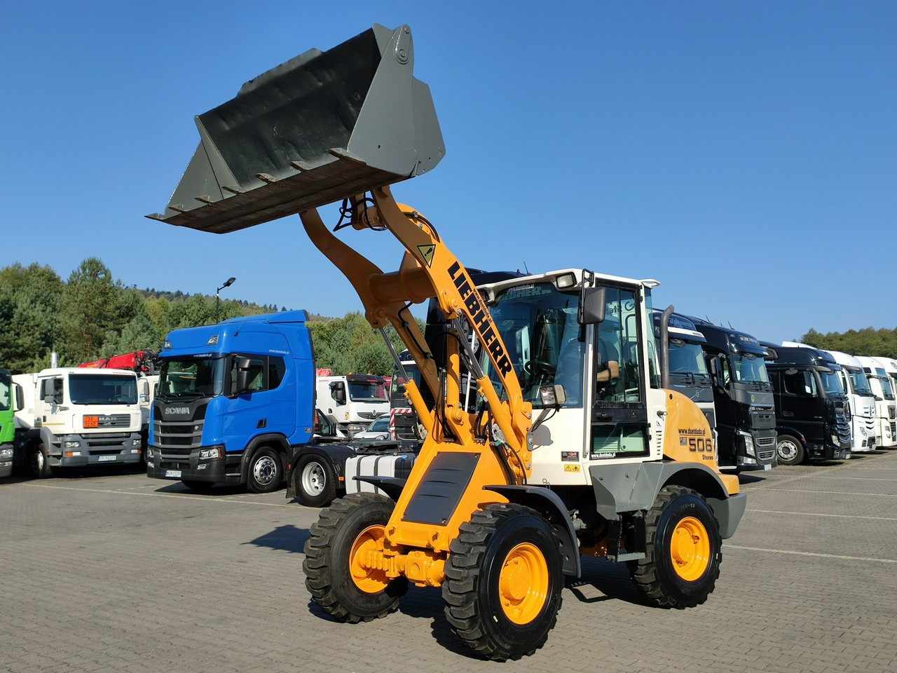 Liebherr L 506 STEREO Szybkozłącze / Łyżka Krokodyl + Widły Waga 6300kg - Компактный фронтальный погрузчик: фото 1 Liebherr L 506 STEREO Szybkozłącze / Łyżka Krokodyl + Widły Waga 6300kg - Компактный фронтальный погрузчик: фото 1
