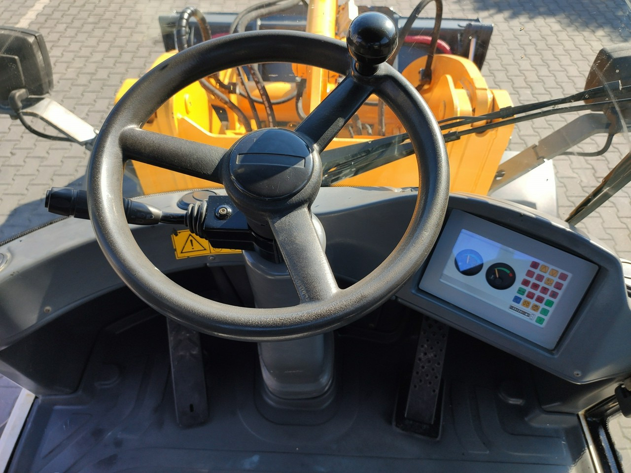 Компактный фронтальный погрузчик Liebherr L 506 STEREO Szybkozłącze / Łyżka Krokodyl + Widły Waga 6300kg: фото 25