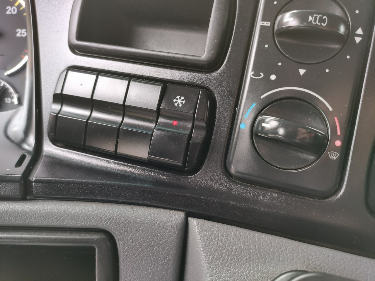 Самосвал Mercedes Actros 4141 8x6 Wywrot SKIBICKI Automat EPS ze Sprzegłem !!!: фото 45 Самосвал Mercedes Actros 4141 8x6 Wywrot SKIBICKI Automat EPS ze Sprzegłem !!!: фото 45