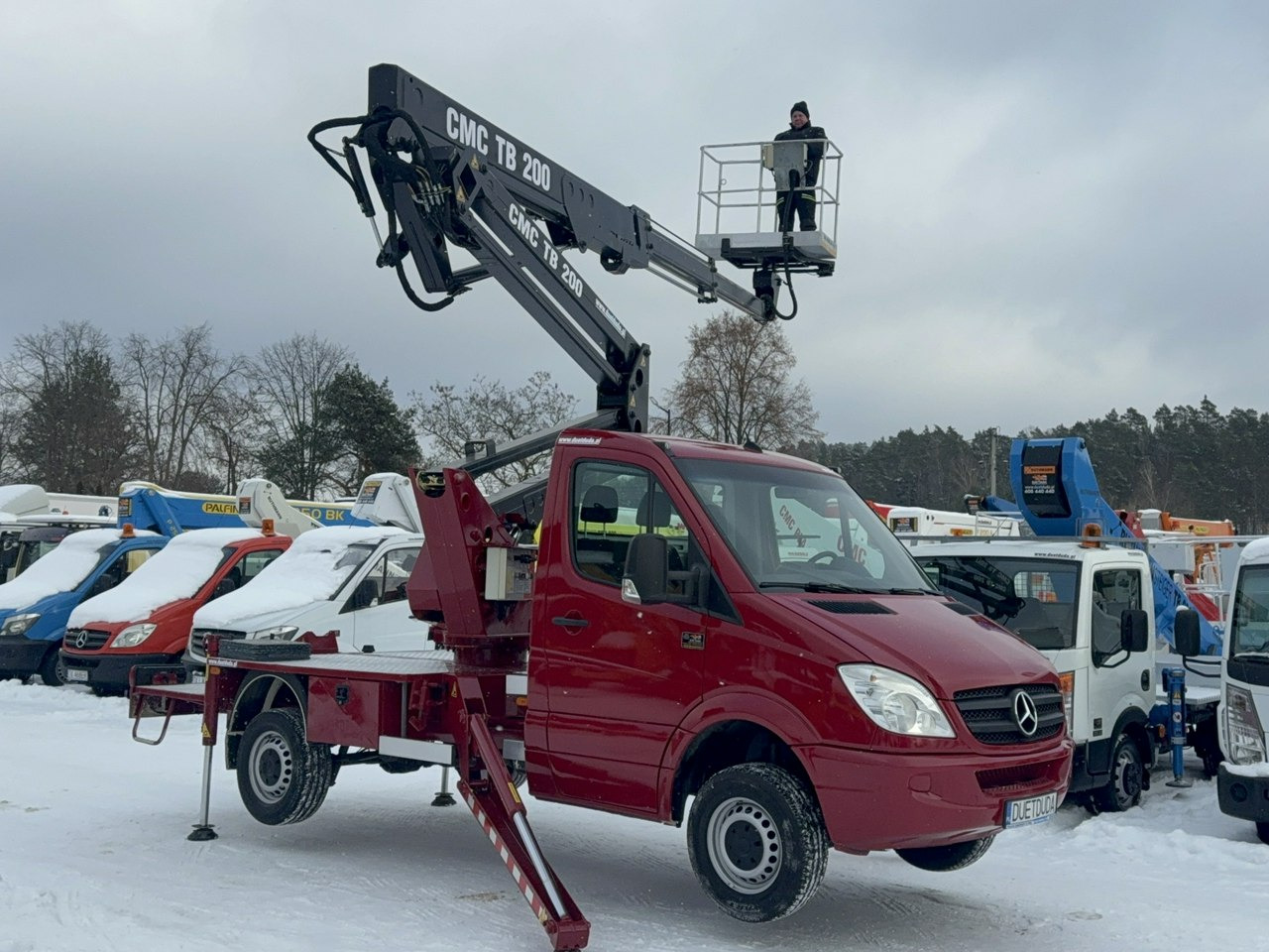 Mercedes Sprinter - Грузовик с подъемником: фото 5 Mercedes Sprinter - Грузовик с подъемником: фото 5
