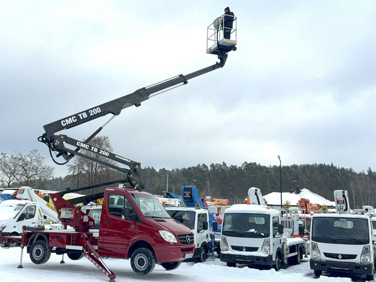 Mercedes Sprinter - Грузовик с подъемником: фото 1 Mercedes Sprinter - Грузовик с подъемником: фото 1