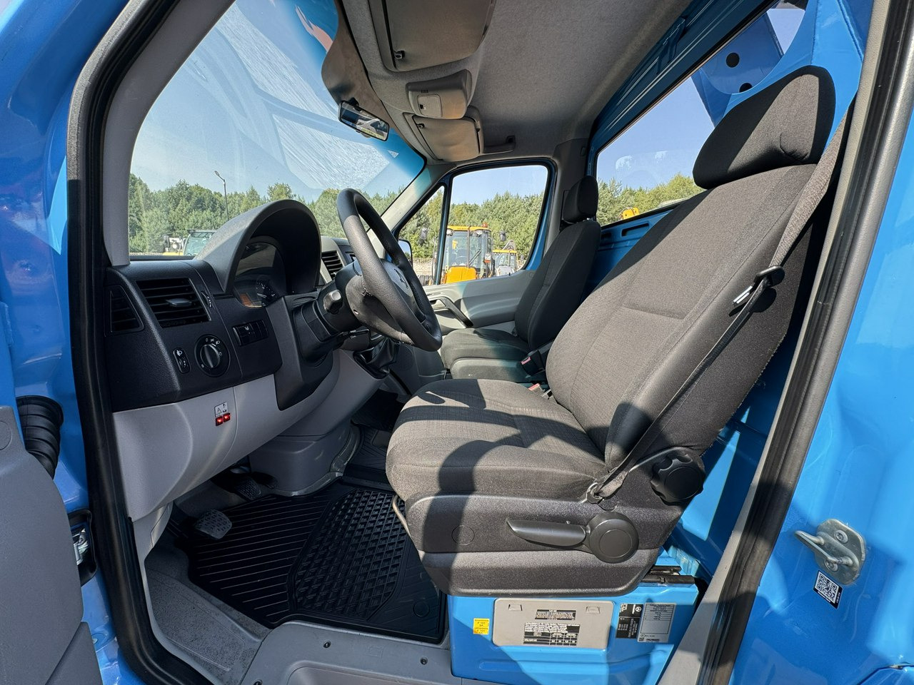 Грузовик с подъемником Mercedes Sprinter: фото 28