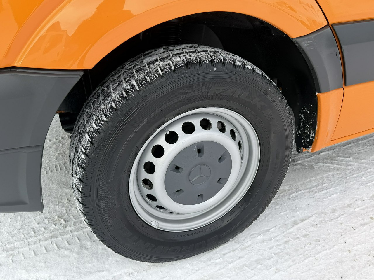 Mercedes Sprinter - Грузовик с подъемником: фото 3 Mercedes Sprinter - Грузовик с подъемником: фото 3