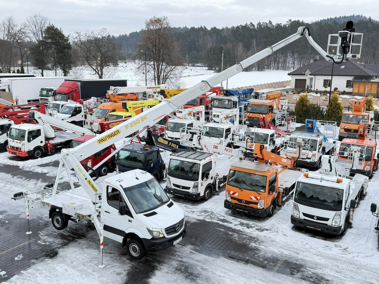 Mercedes Sprinter - Грузовик с подъемником: фото 1 Mercedes Sprinter - Грузовик с подъемником: фото 1