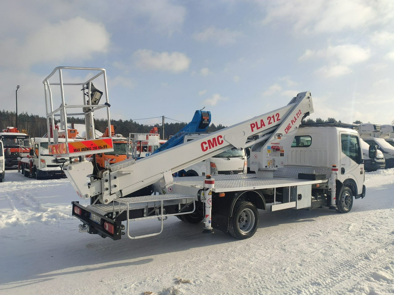 Renault Maxity - Грузовик с подъемником: фото 3 Renault Maxity - Грузовик с подъемником: фото 3