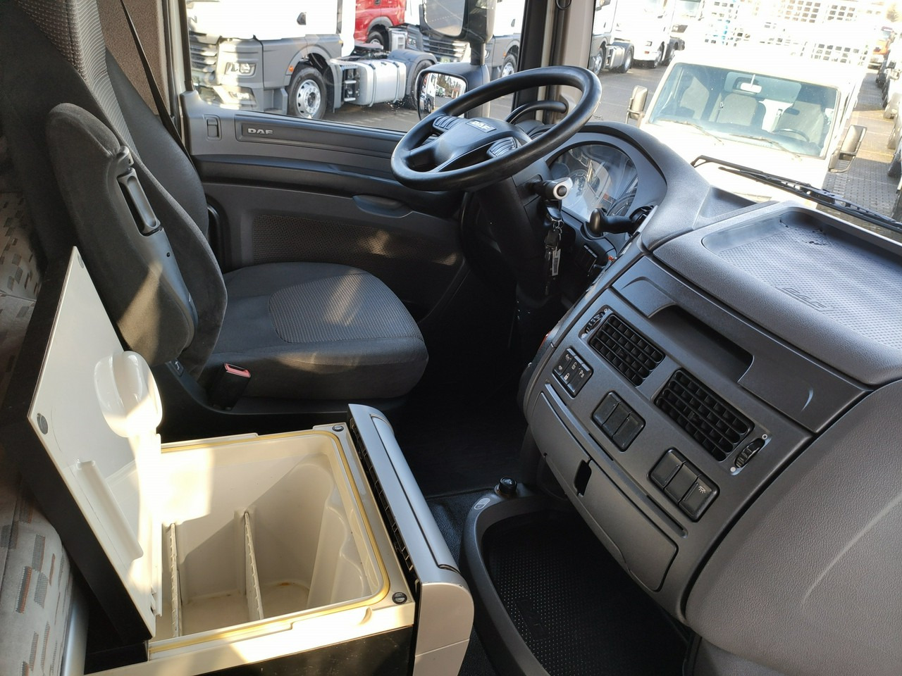 Тягач DAF XF 106.460 Euro 6 LowDeck Mega: фото 19 Тягач DAF XF 106.460 Euro 6 LowDeck Mega: фото 19