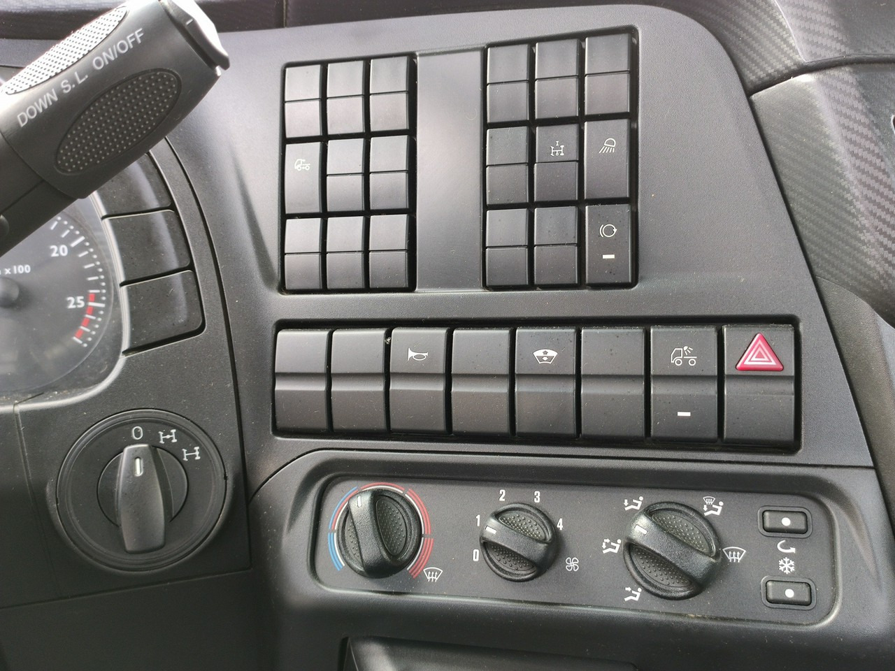 Тягач Iveco Trakker 26.410 6x4 Manual Mały Przebieg tylko-46000km: фото 25 Тягач Iveco Trakker 26.410 6x4 Manual Mały Przebieg tylko-46000km: фото 25