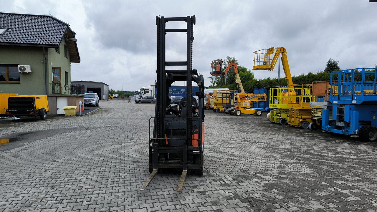 LINDE E 16 PH – 02 - Электропогрузчик: фото 2 LINDE E 16 PH – 02 - Электропогрузчик: фото 2