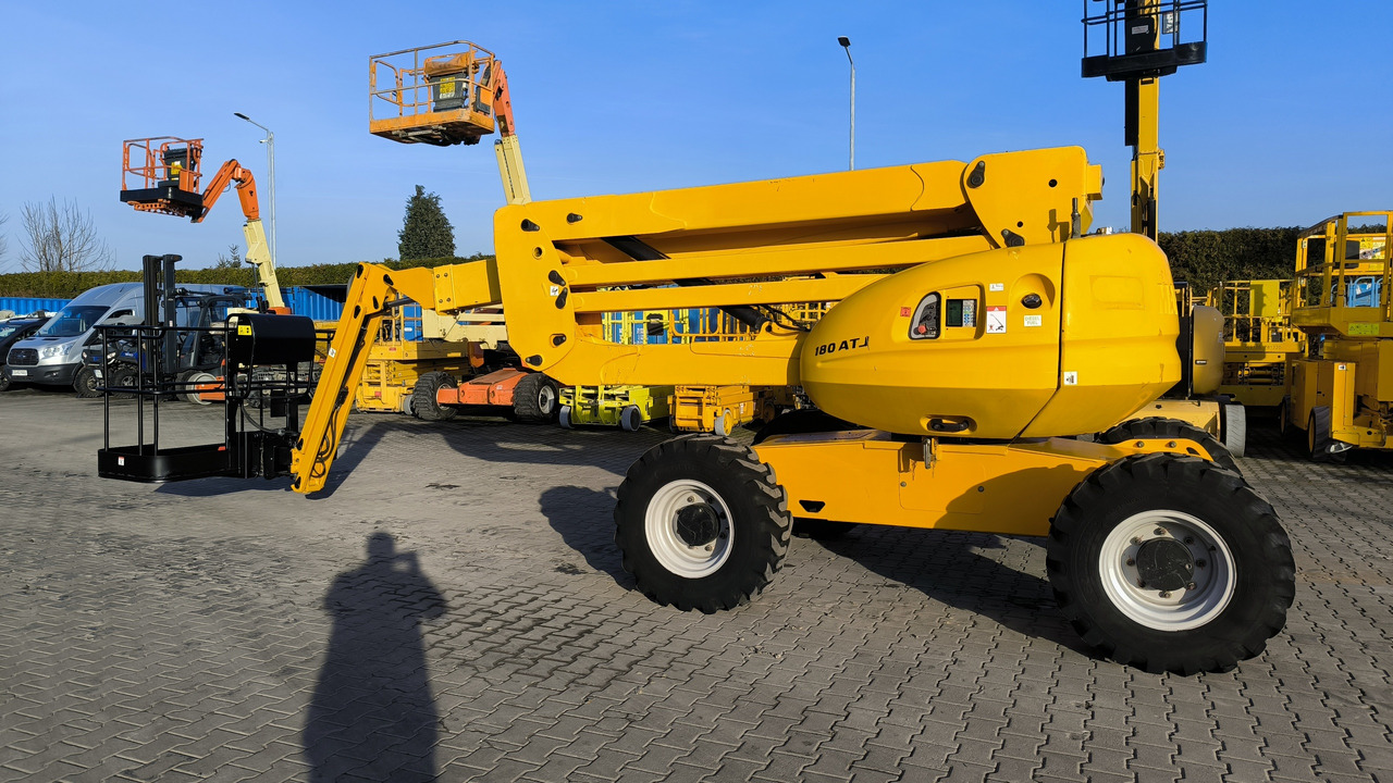 MANITOU 180 ATJ E3 - Коленчатый подъемник: фото 4 MANITOU 180 ATJ E3 - Коленчатый подъемник: фото 4