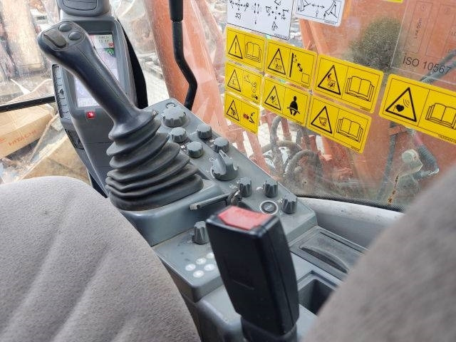 Гусеничный экскаватор Hitachi ZX 135 US-6: фото 14