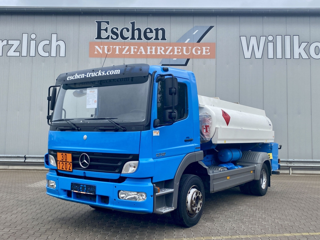 Mercedes-Benz 1318 L Atego - Грузовик-цистерна: фото 1 Mercedes-Benz 1318 L Atego - Грузовик-цистерна: фото 1