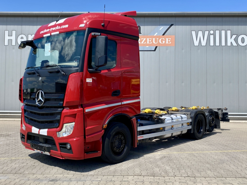 Mercedes-Benz 2546 LL 6x2 - Грузовик-контейнеровоз/ Сменный кузов: фото 1 Mercedes-Benz 2546 LL 6x2 - Грузовик-контейнеровоз/ Сменный кузов: фото 1