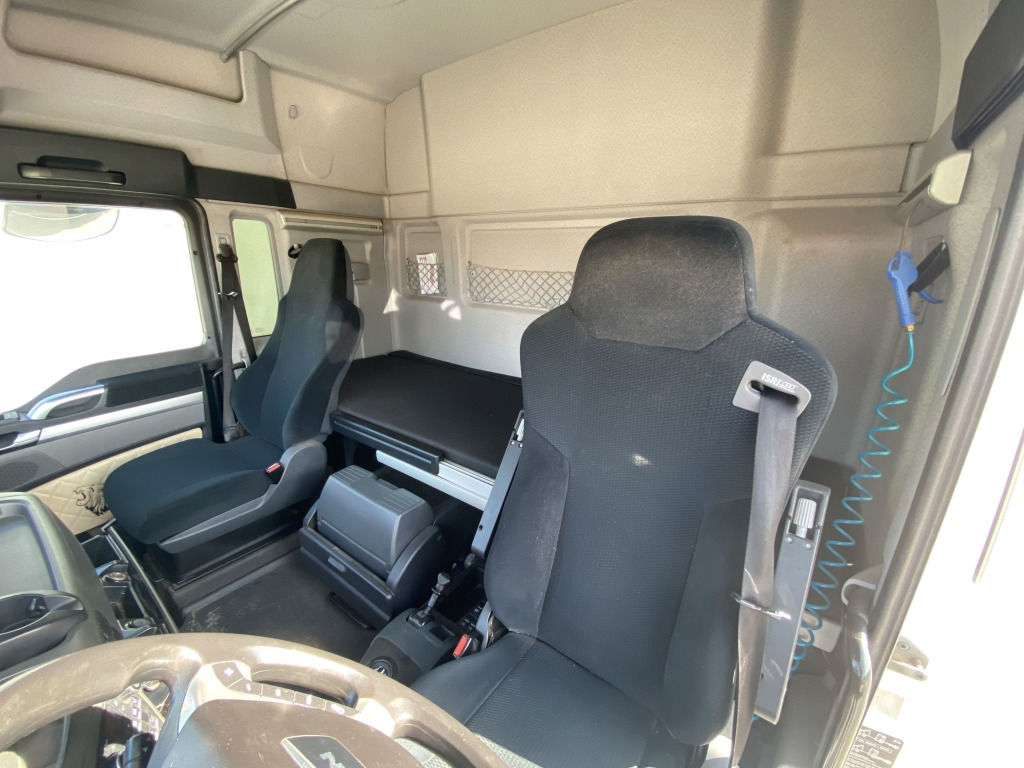 MAN TGX 18.460 4x4 H BL - Тягач: фото 3 MAN TGX 18.460 4x4 H BL - Тягач: фото 3