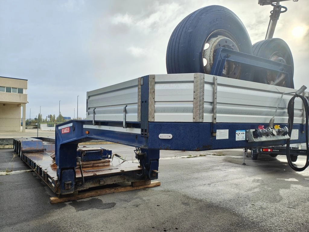 Semirremolque 4 ejes 4T8A - Низкорамный полуприцеп: фото 5 Semirremolque 4 ejes 4T8A - Низкорамный полуприцеп: фото 5